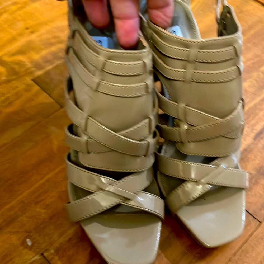 Tan size 7 heels